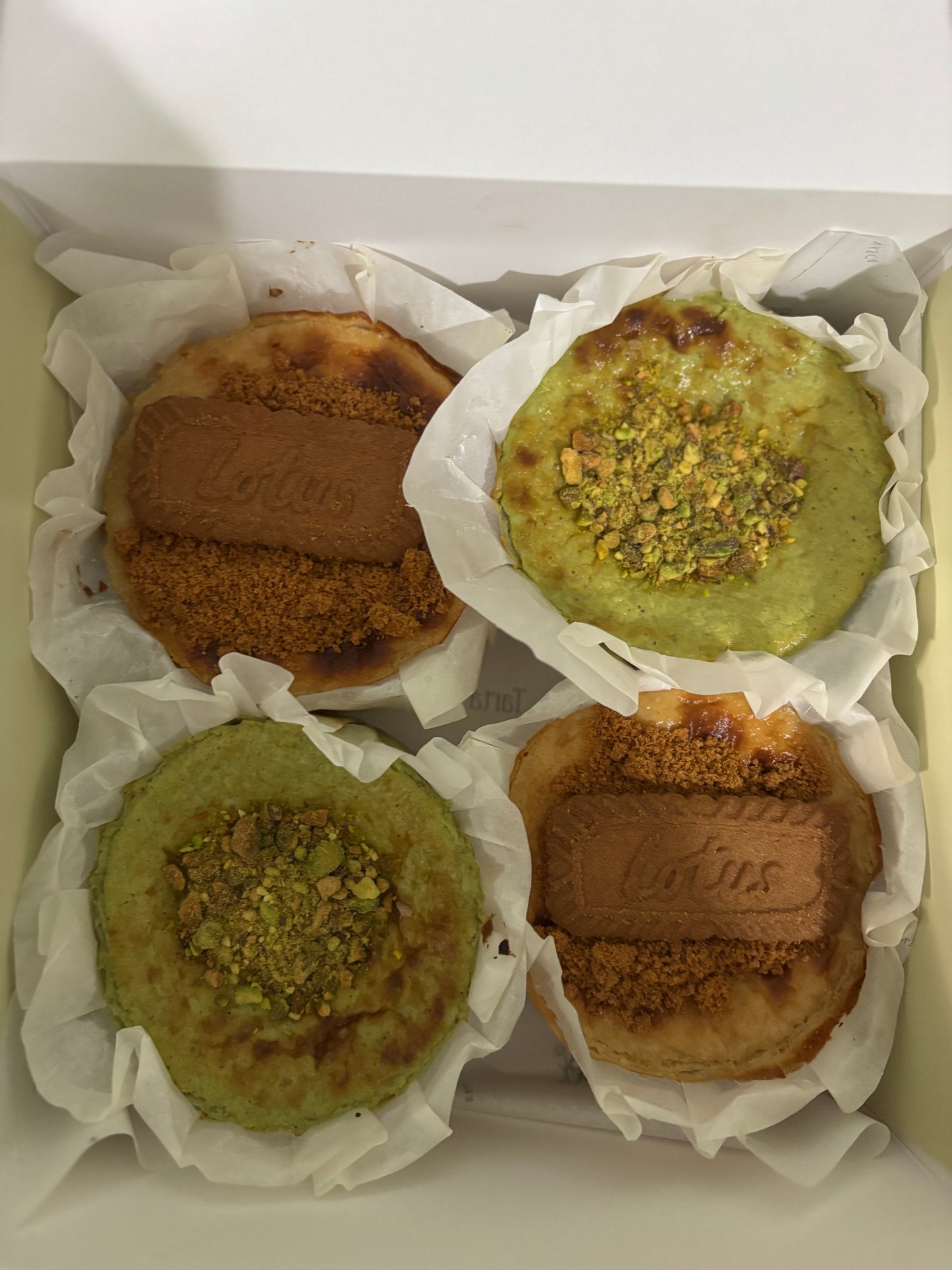 CAJA CON 4 TARTAS INDIVIDUALES